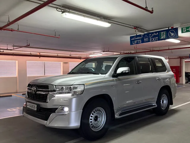 صورة 2018 تويوتا لاند كروزر VXR