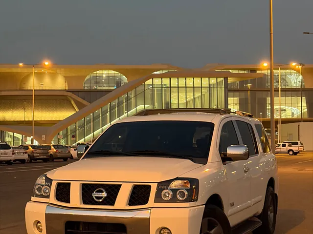 Photo of 2005 Nissan Armada SE