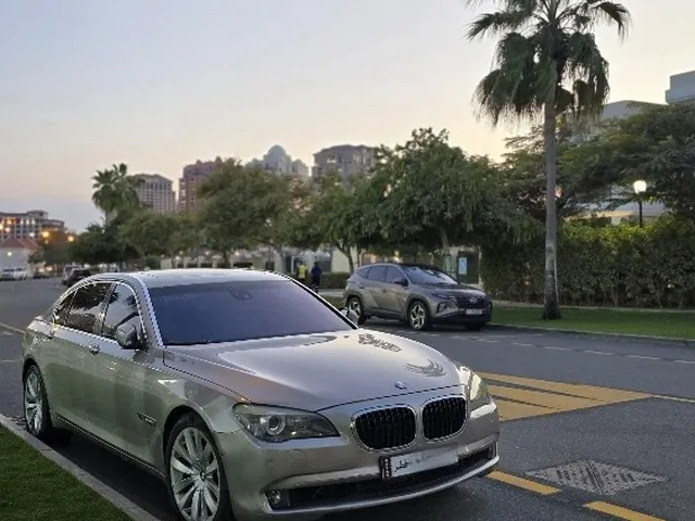 صورة 2009 بي إم دبليو الفئة السابعة 740Li