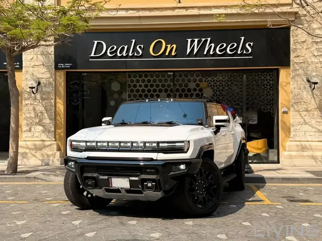 صورة 2024 جي إم سي همر EV SUV