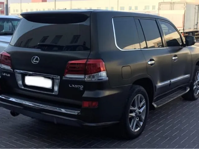 Photo of 2010 Lexus LX 570