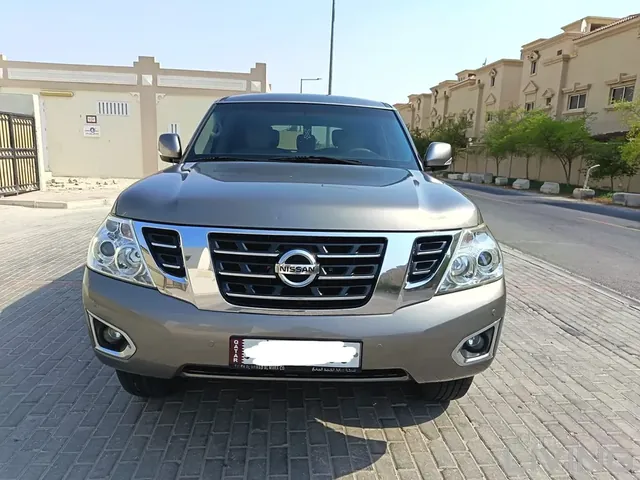 صورة 2013 نيسان باترول SE