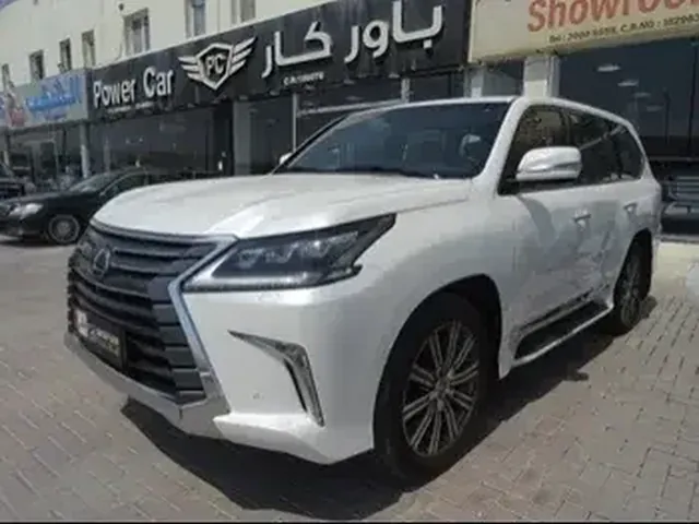 صورة 2017 لكزس LX 570