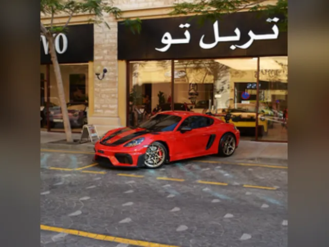 صورة 2025 بورش كايمان GT4 RS