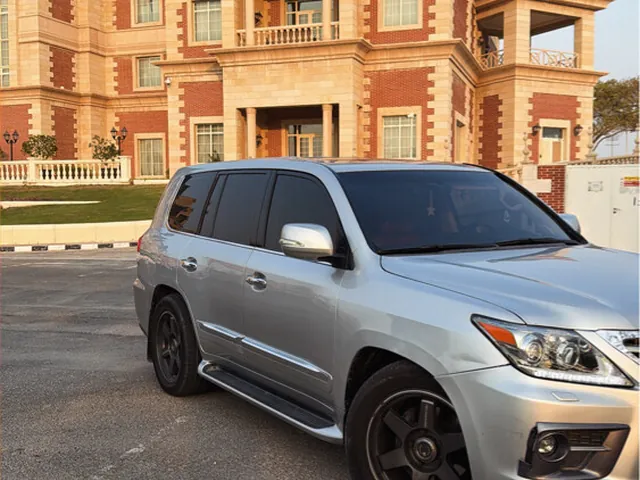 Photo of 2015 Lexus LX 570