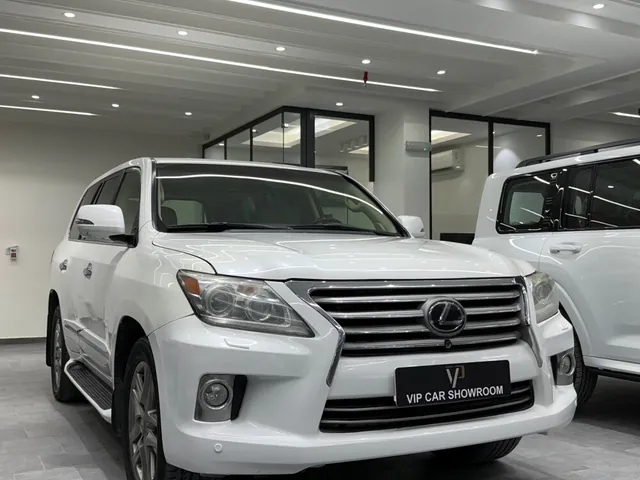 Photo of 2012 Lexus LX 570