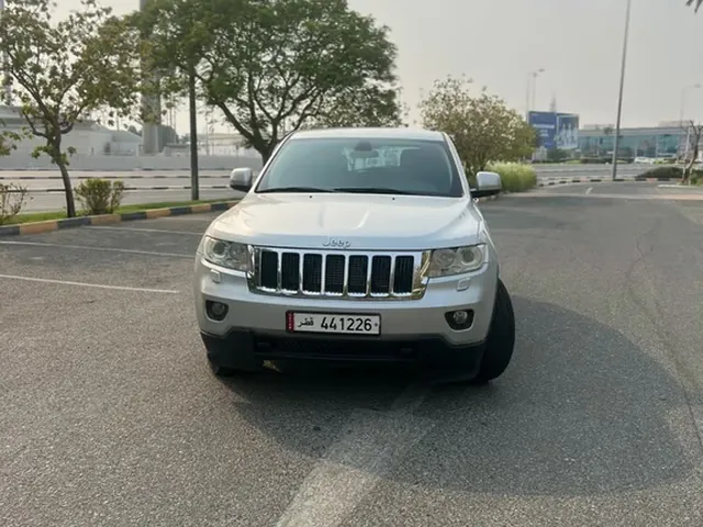 Photo of 2011 Jeep Grand Cherokee Laredo