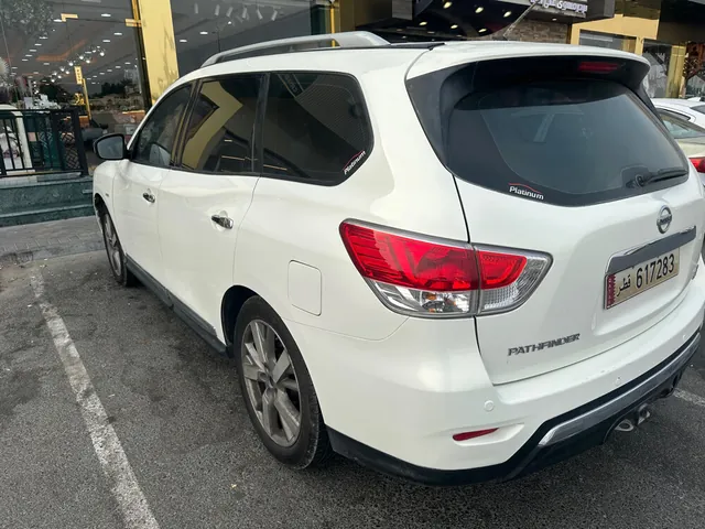 Photo of 2014 Nissan Pathfinder SV