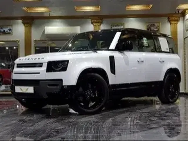صورة 2023 لاند روفر ديفندر 110