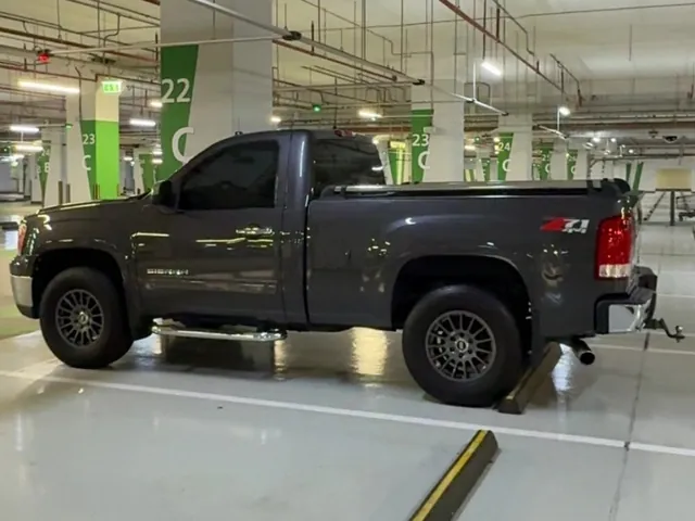 Photo of 2011 GMC Sierra 1500