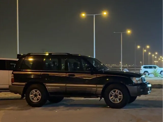 Photo of 1998 Toyota Land Cruiser VXR
