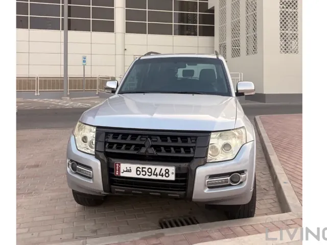 صورة 2015 ميتسوبيشي باجيرو GLS