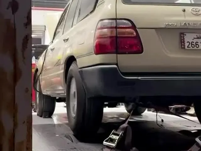 Photo of 2002 Toyota Land Cruiser GX