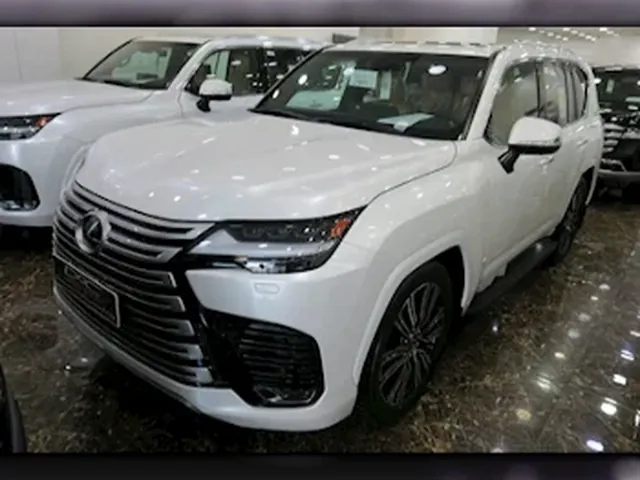صورة 2024 لكزس LX 600 لكجري