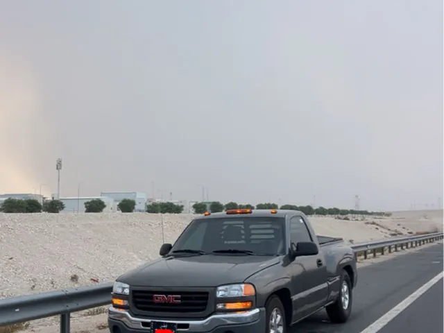 Photo of 2002 GMC Sierra 1500 Denali