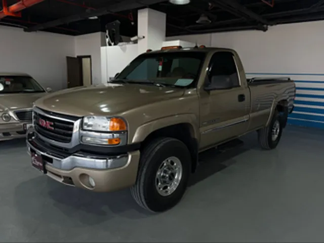 Photo of 2004 GMC Sierra 2500 HD