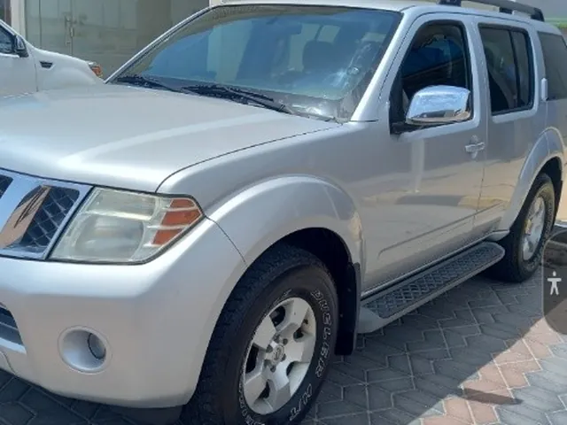 صورة 2012 نيسان باثفايندر SE