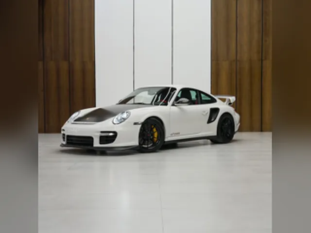 صورة 2011 بورش 911 GT2 RS