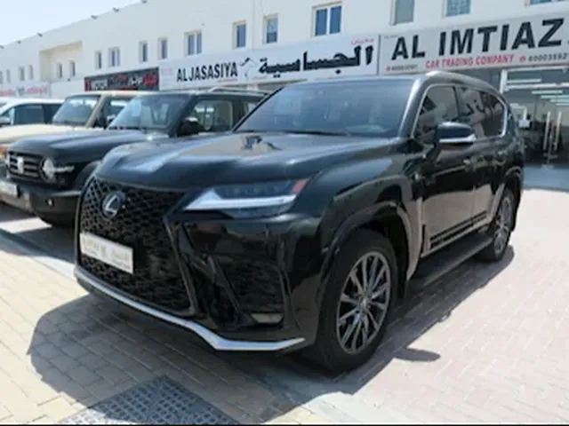 صورة 2023 لكزس LX 600 اف سبورت