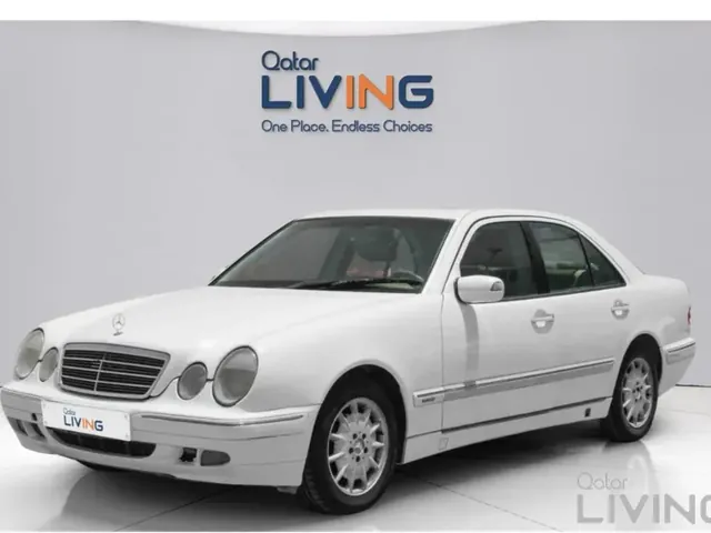صورة 2001 مرسيدس-بنز E 240