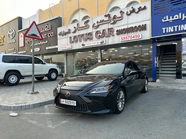 صورة 2019 لكزس ES 350