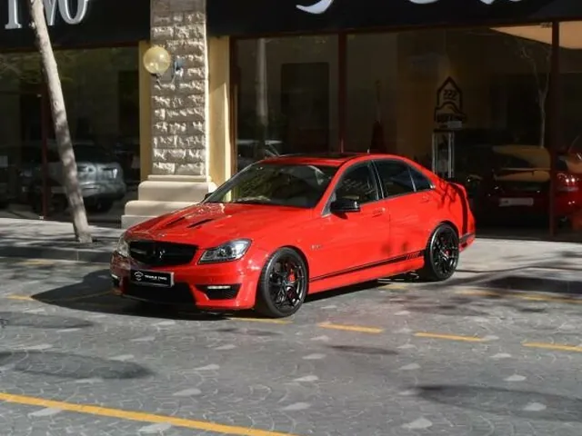 صورة 2014 مرسيدس-بنز C 63 AMG Edition 507