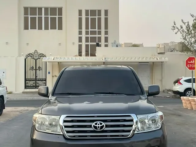 صورة 2010 تويوتا لاند كروزر GXR