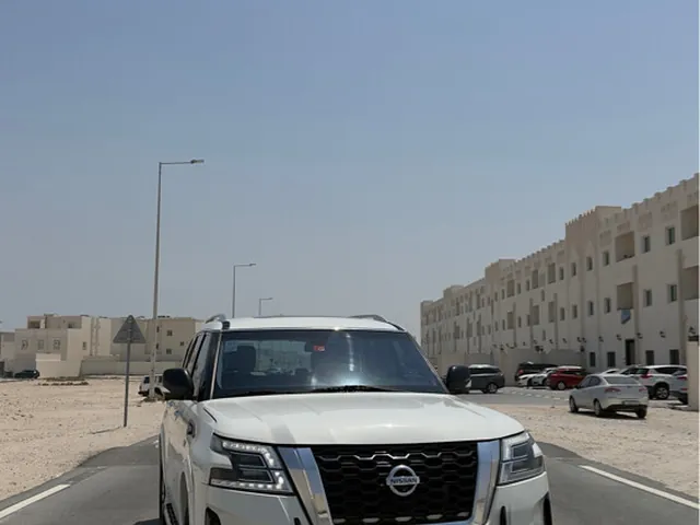 صورة 2012 نيسان باترول LE