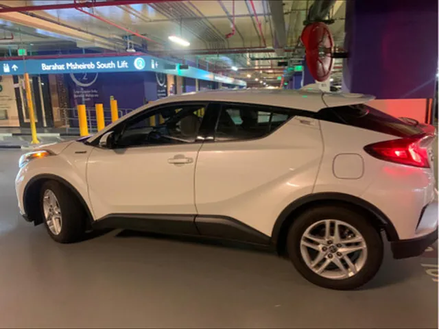 صورة 2020 تويوتا C-HR BEV