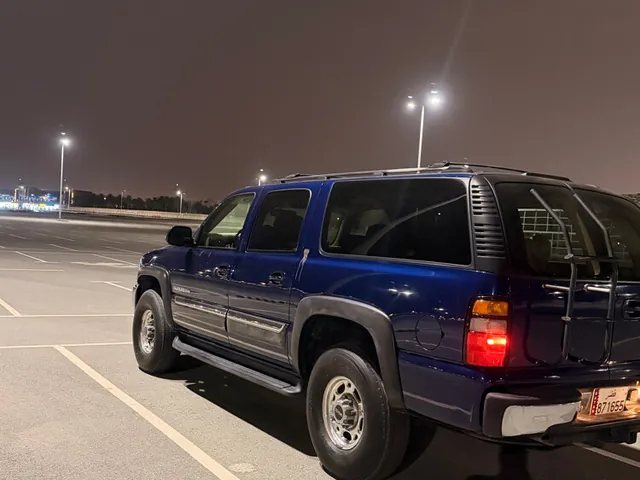 Photo of 2000 GMC Suburban