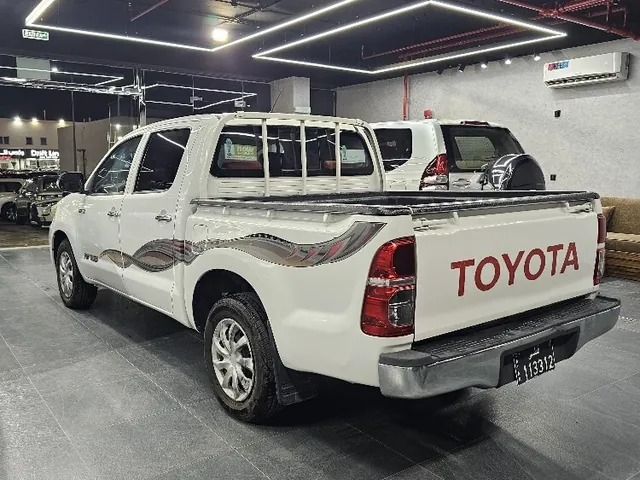 Photo of 2013 Toyota Hilux SR5