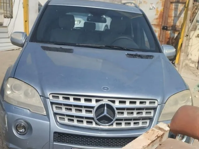 Photo of 2010 Mercedes-Benz M ML 350