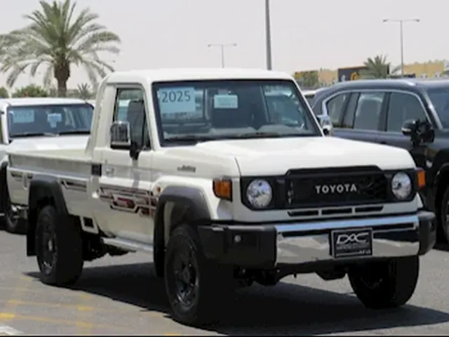 صورة 2025 تويوتا لاند كروزر LX