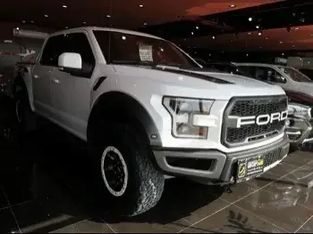 صورة 2018 فورد F-150 رابتور