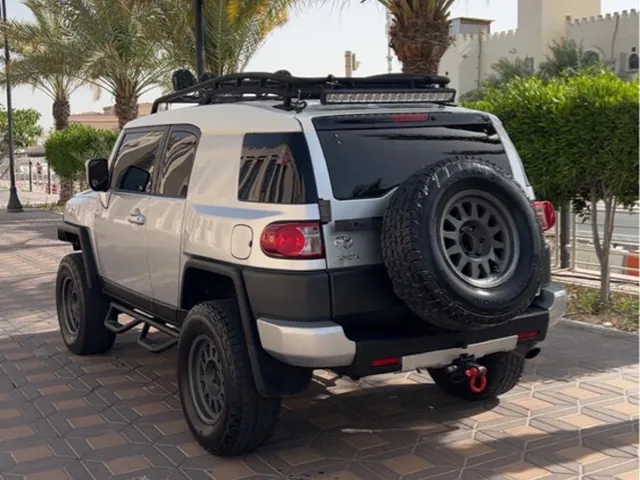 صورة 2007 تويوتا اف جي كروزر TRD