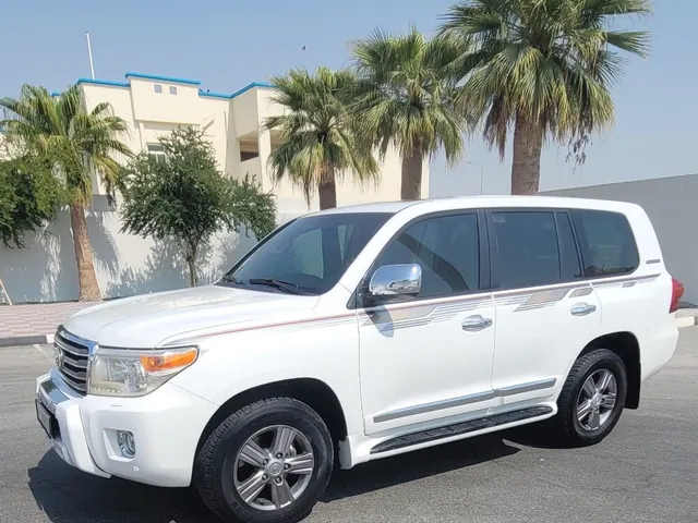 Photo of 2015 Toyota Land Cruiser GXR