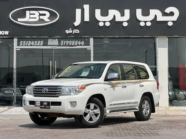 صورة 2015 تويوتا لاند كروزر VXR