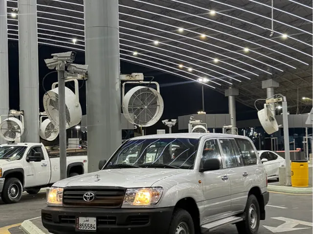 Photo of 2004 Toyota Land Cruiser G