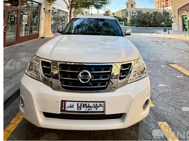 صورة 2014 نيسان باترول بلاتينيوم