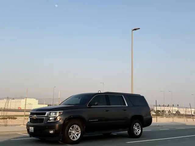 صورة 2018 شيفروليه سبربان LS