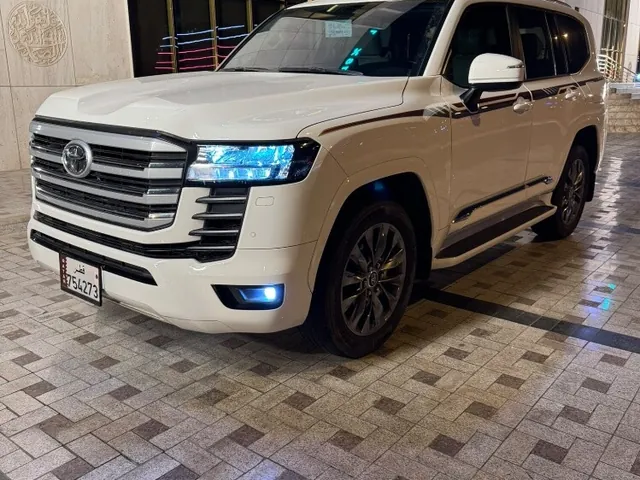 صورة 2025 تويوتا لاند كروزر GXR Limited