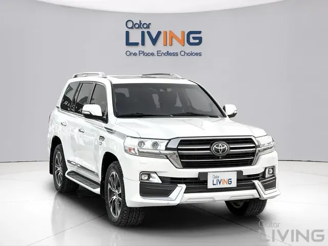 صورة 2020 تويوتا لاند كروزر VXR جراند تورينج S