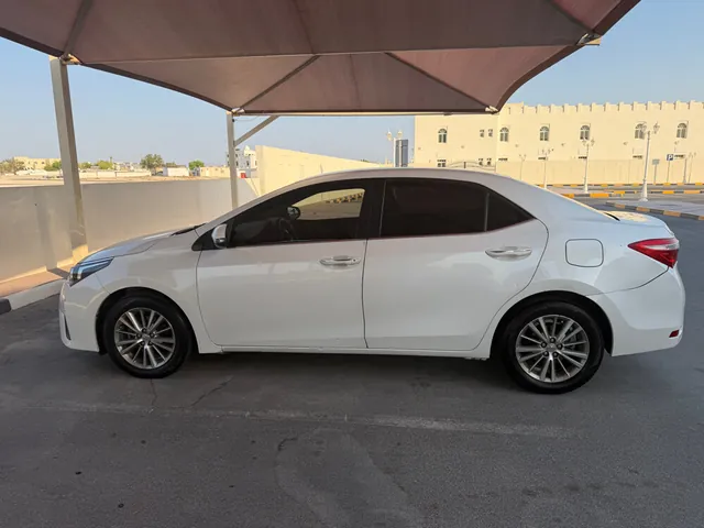 صورة 2015 تويوتا كورولا GLi