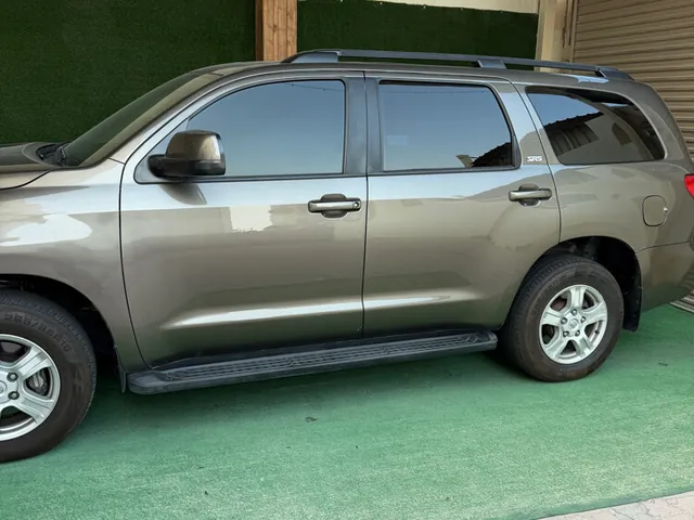 Photo of 2012 Toyota Sequoia