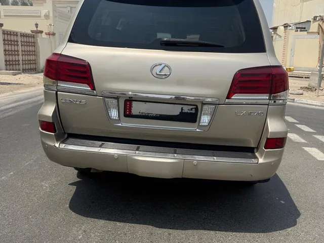Photo of 2013 Lexus LX 570