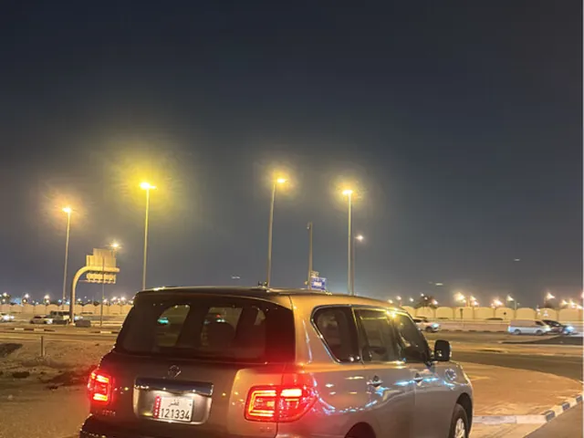 صورة 2015 نيسان باترول SE