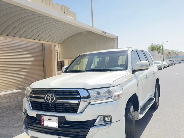 صورة 2013 تويوتا لاند كروزر VXR ليميتد