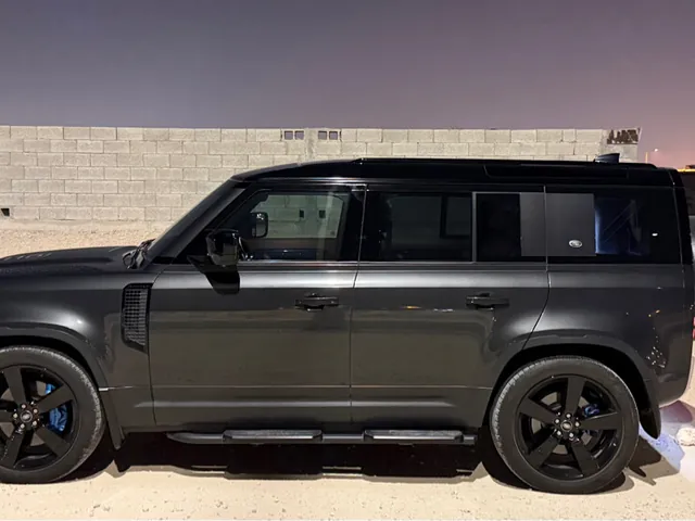 Photo of 2023 Land Rover Defender 110 HSE