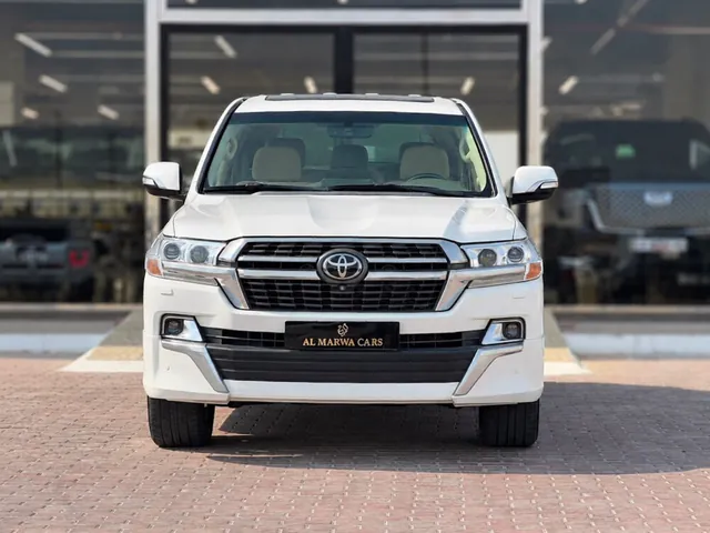 صورة 2019 تويوتا لاند كروزر VXR