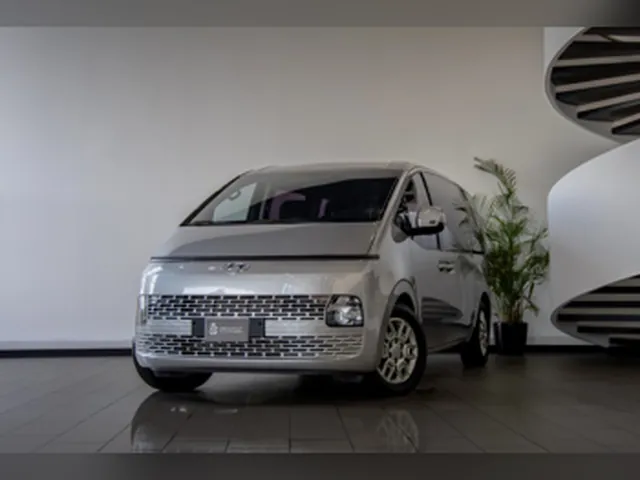 Photo of 2024 Hyundai Staria
